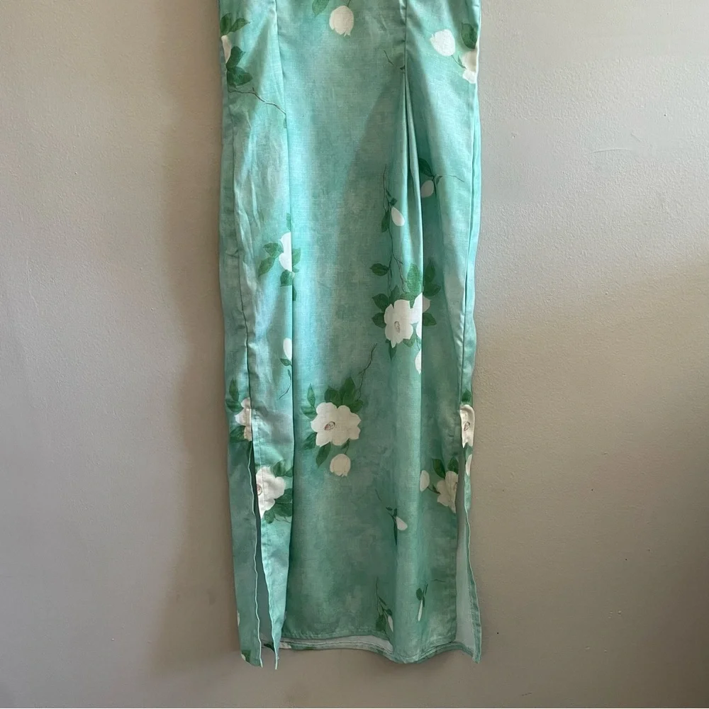 Tie-Neck Floral Midi Dress in Mint Green - Picture 12 of 16